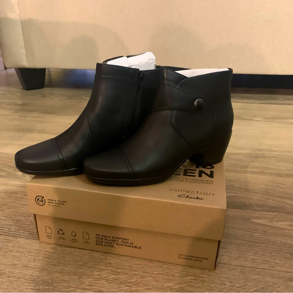 Brand New Never Worn Clarks Bootie Emily Calle 812 Narrow